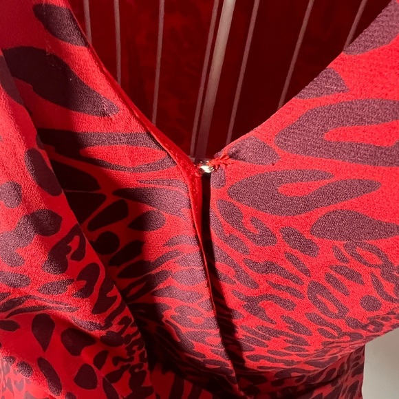 Fame and Partners Women’s Red The Laura Top Wrap Blouse Flutter Sleeves Size 0 - Picture 7 of 7